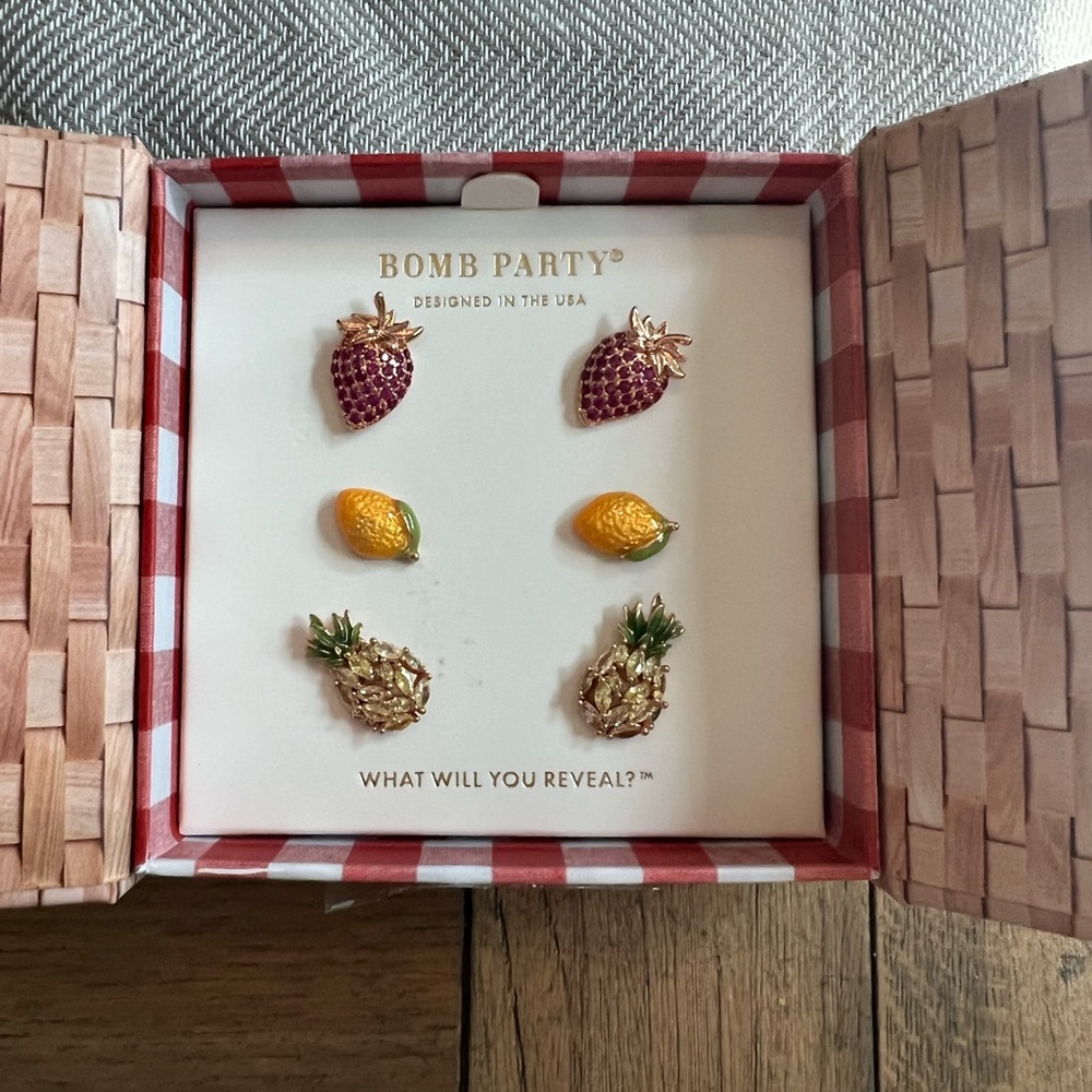 Market Fresh earrings